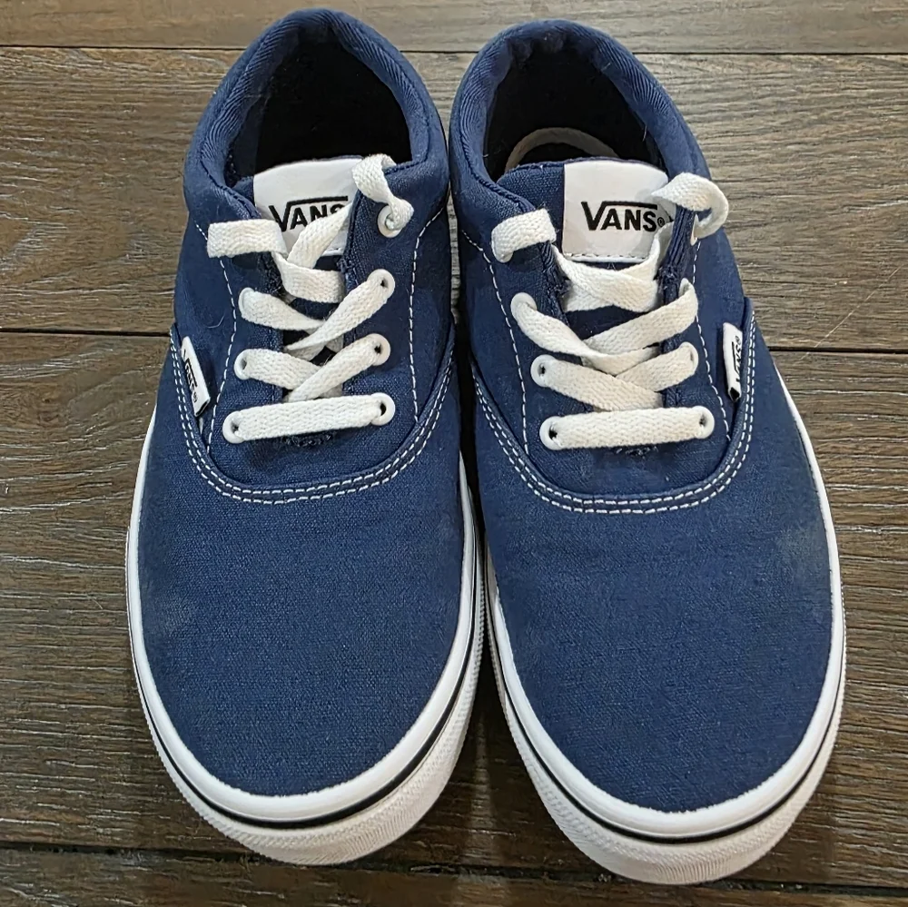 Vans Doheny Off the Wall Low Rise Sneaker, Youth Size 4, Women's Size 5.5